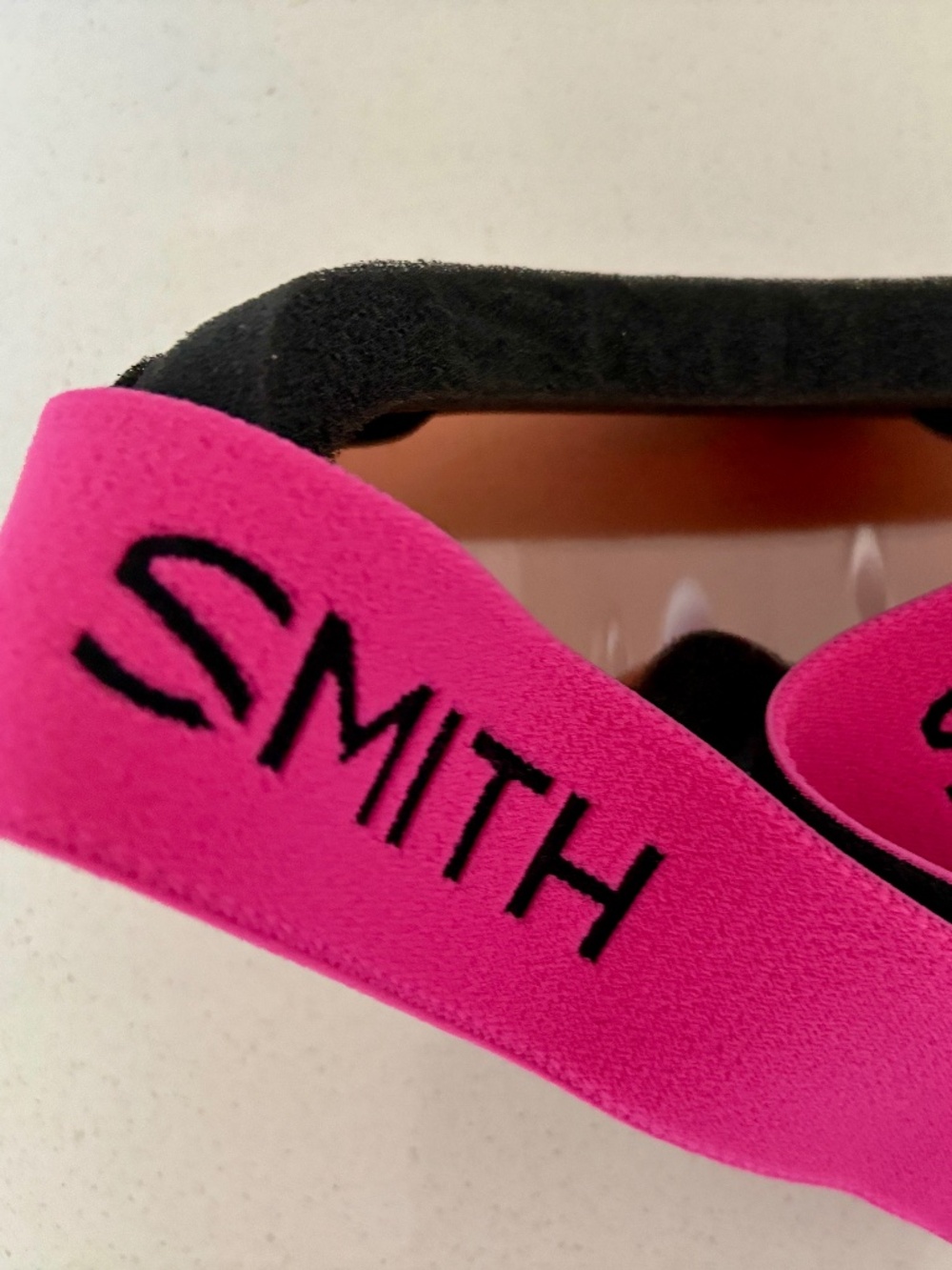 Smith Ski Vogue Googles in Lectric Flamingo - Picture 2 of 3